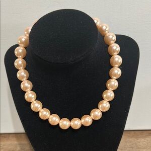 Vintage Joan Rivers Classic Faux Pearl/Gold Necklace Very light Pink Cream Color